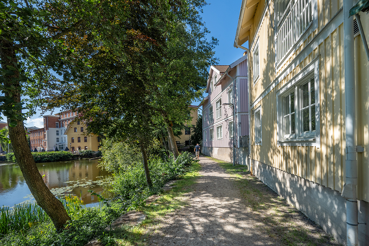 Vy över Nyköpingsån och Sankt Annegatan.